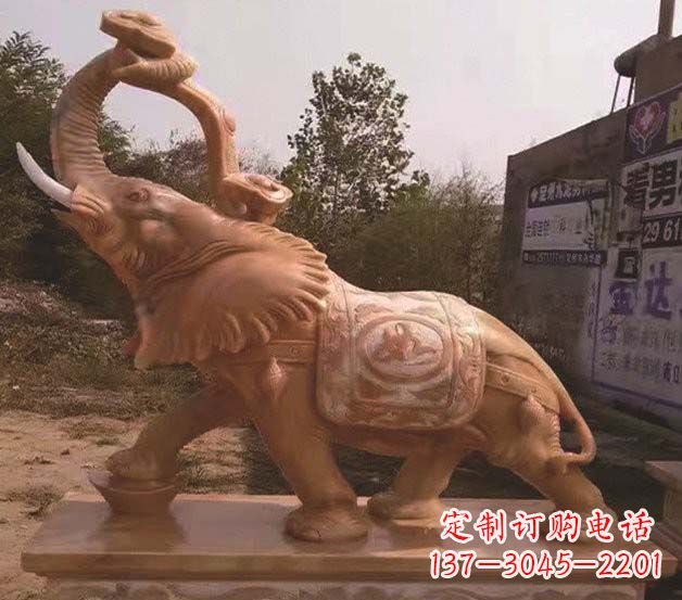 宁德鼻卷如意的大象石雕