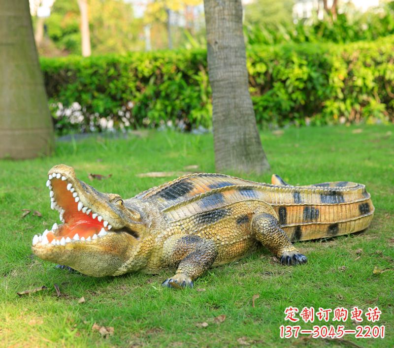 宁德玻璃钢鳄鱼仿真动物雕塑精美雕塑营造绿色环境