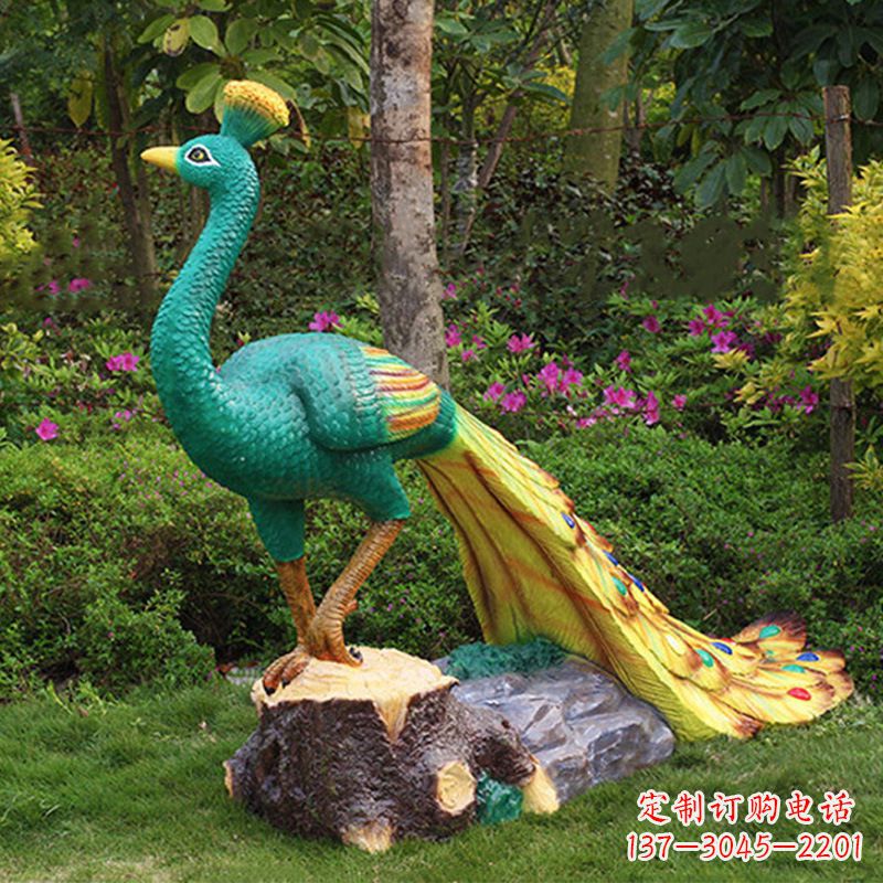 宁德玻璃钢仿真孔雀公园草坪仿真动物雕塑摆件