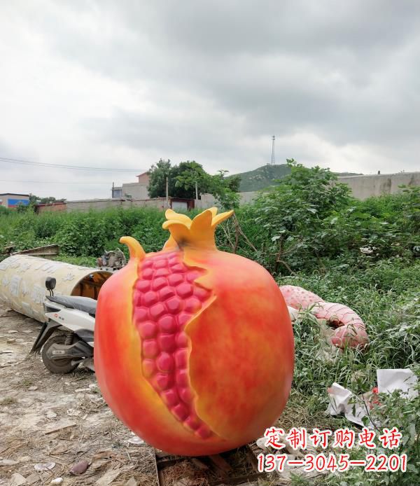 宁德玻璃钢仿真石榴雕塑——精美的艺术品