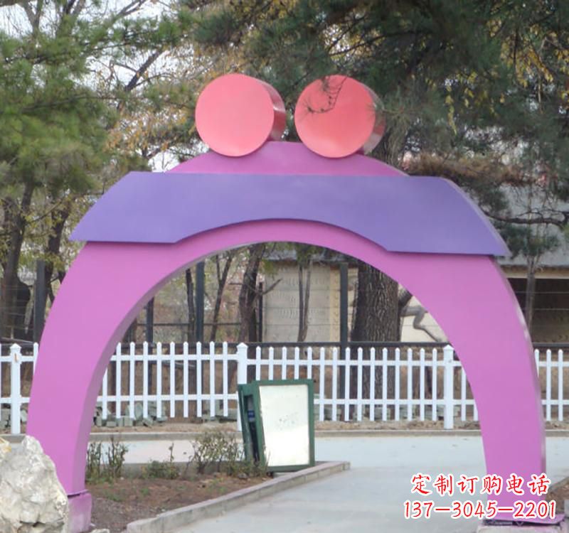 宁德不锈钢爱心拱门雕塑给城市艺术添彩