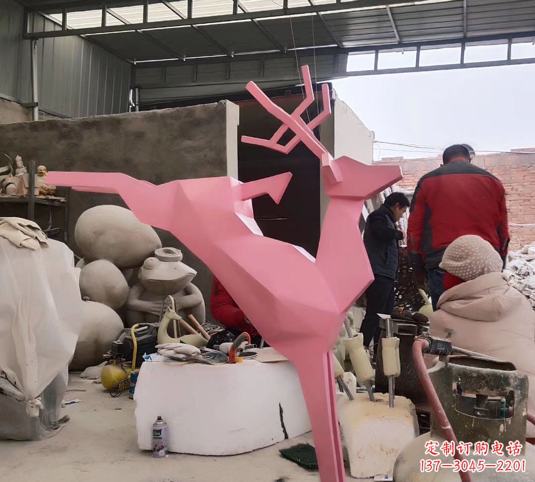 宁德不锈钢彩绘小鹿雕塑艺术与美感的完美结合
