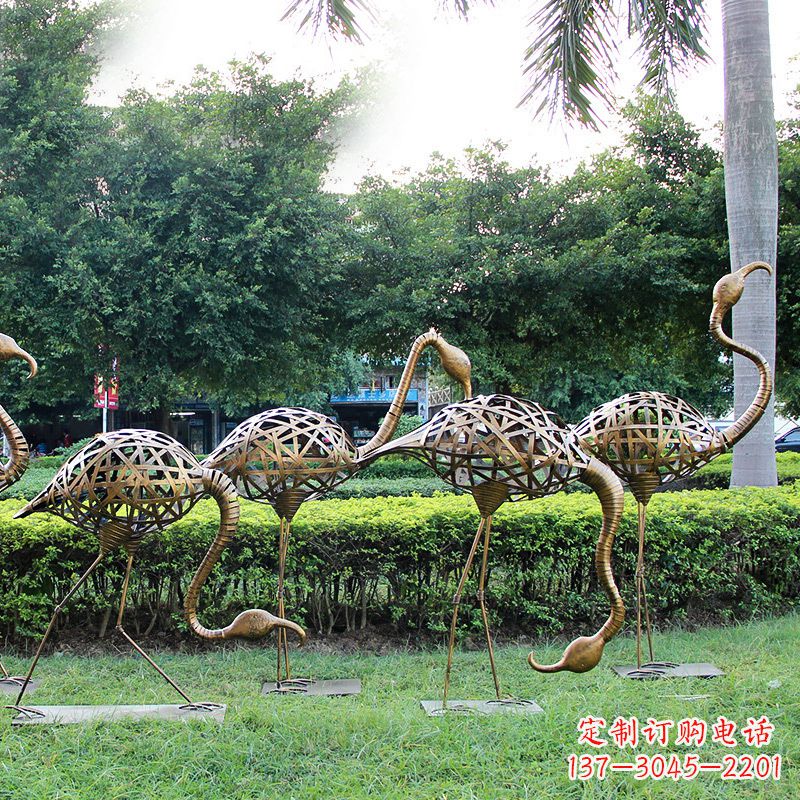 宁德不锈钢仙鹤雕塑摆件美丽的园林装饰