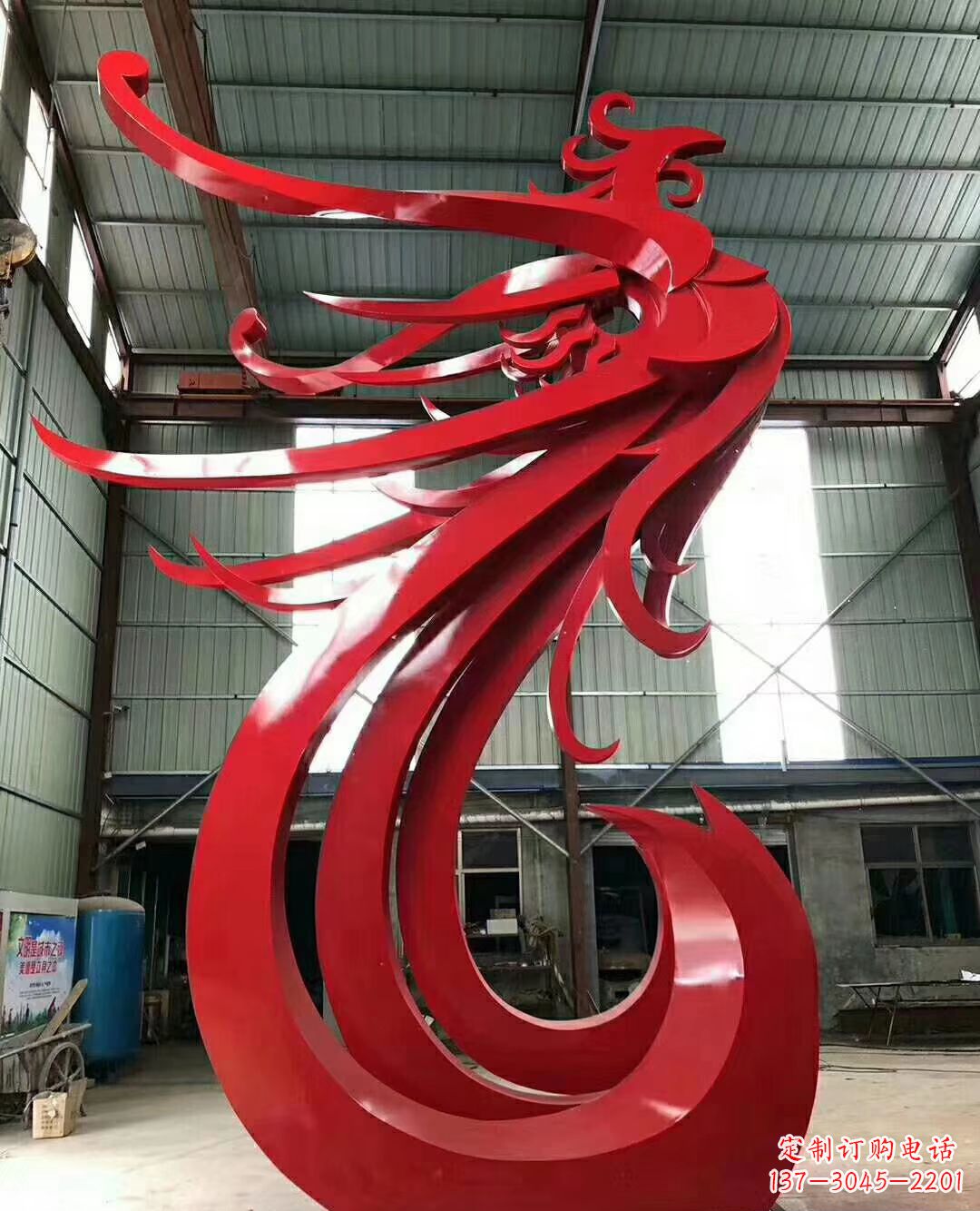宁德不锈钢凤凰雕塑象征着新生的力量