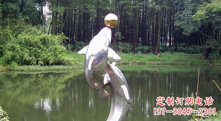 宁德海豚的传说——不锈钢公园顶部雕塑