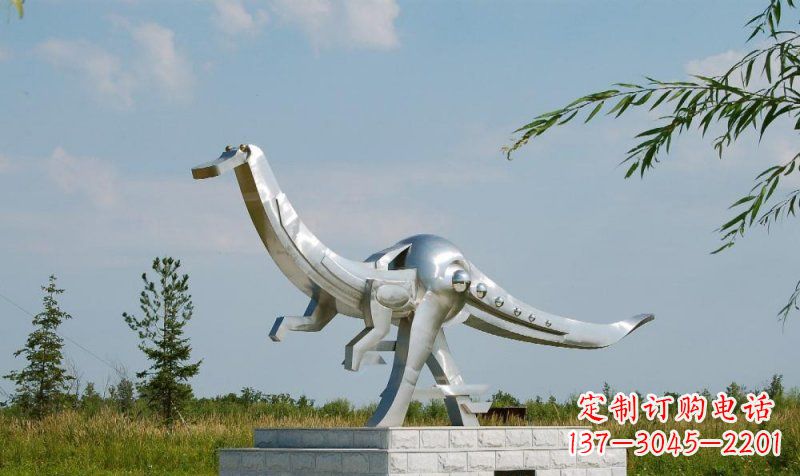 宁德不锈钢公园动物鸭嘴龙雕塑