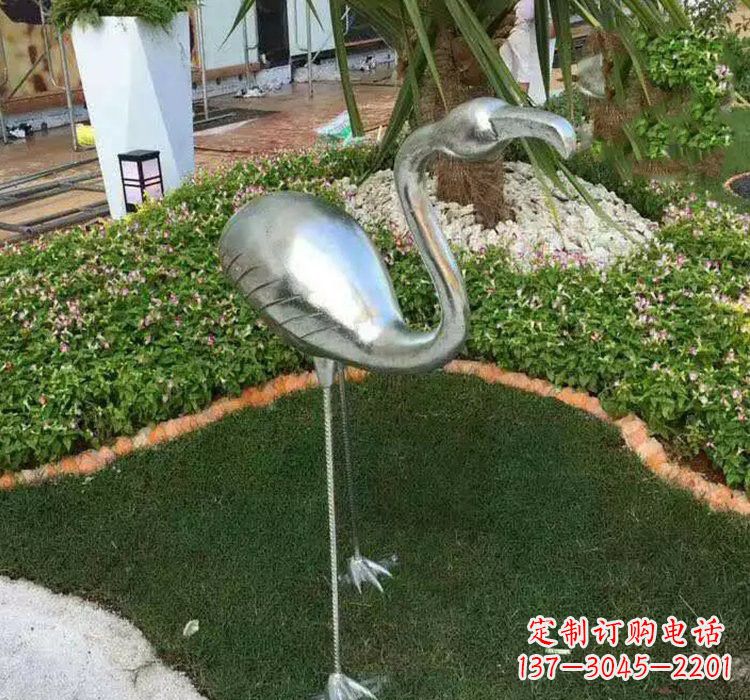 宁德火烈鸟雕塑美丽而又充满力量