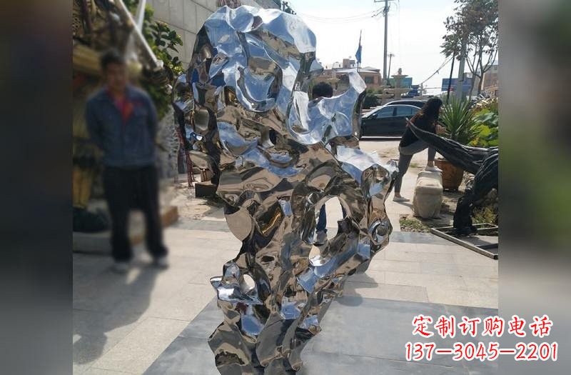 宁德太湖石雕塑——点缀不锈钢公园