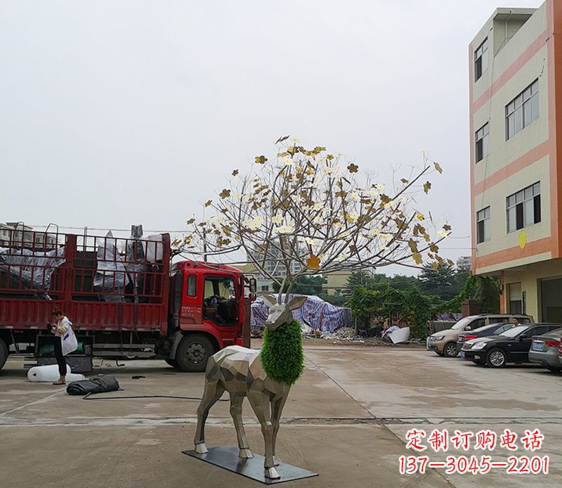 宁德不锈钢公园的梅花鹿雕塑