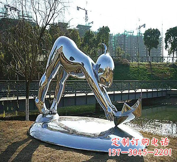 宁德不锈钢公园里的儿童雕塑