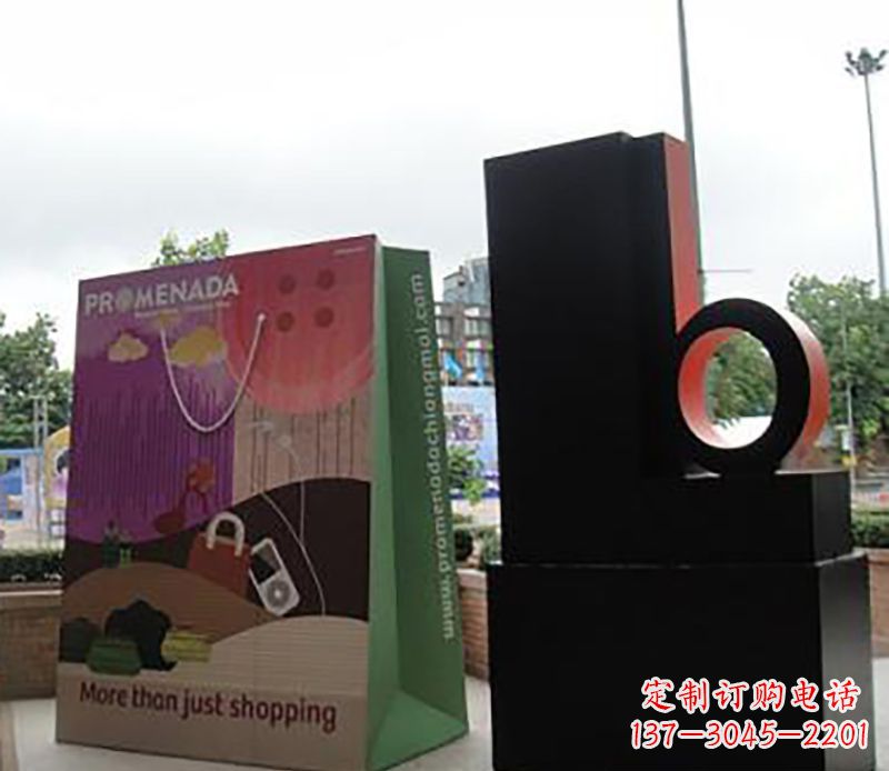 宁德不锈钢购物袋雕塑为公园带来现代风格