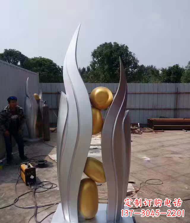 宁德不锈钢广场翅膀雕塑1