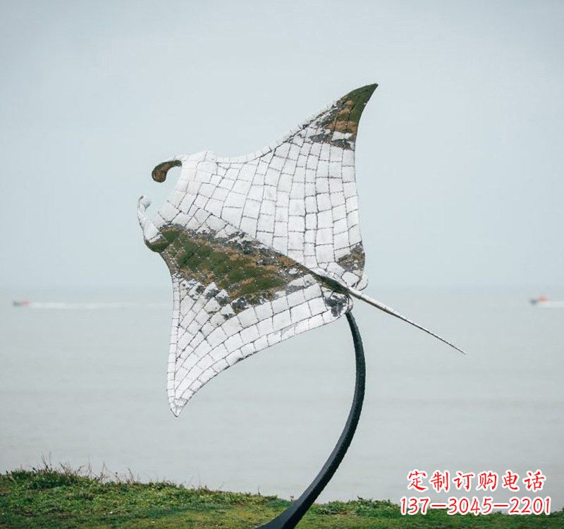 宁德不锈钢海洋动物蝠鲼雕塑艺术与环保的完美结合