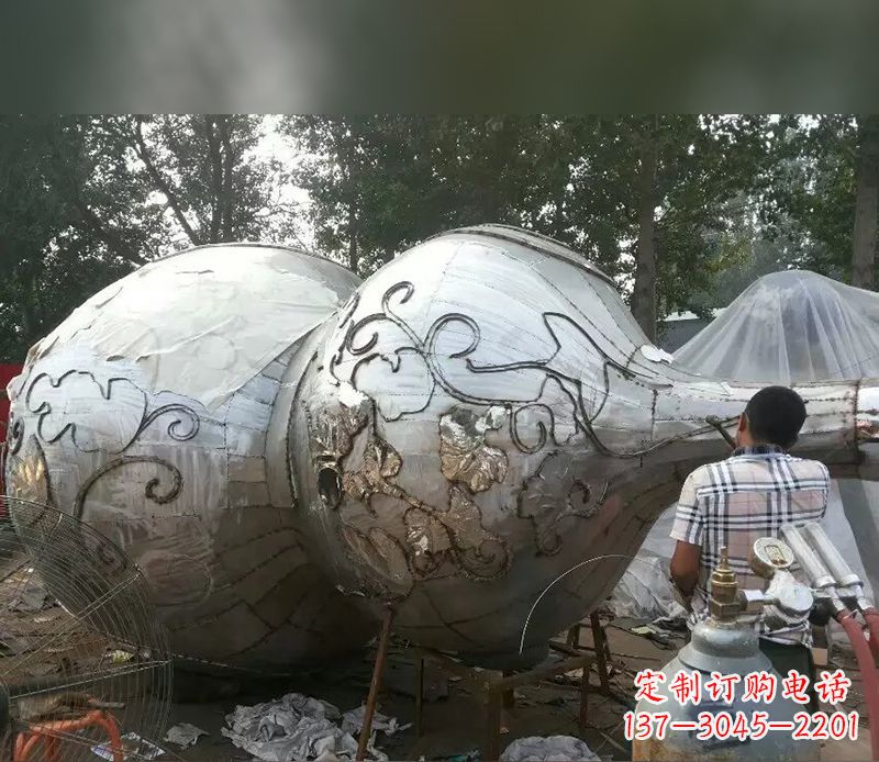 宁德不锈钢葫芦雕塑精美绝伦