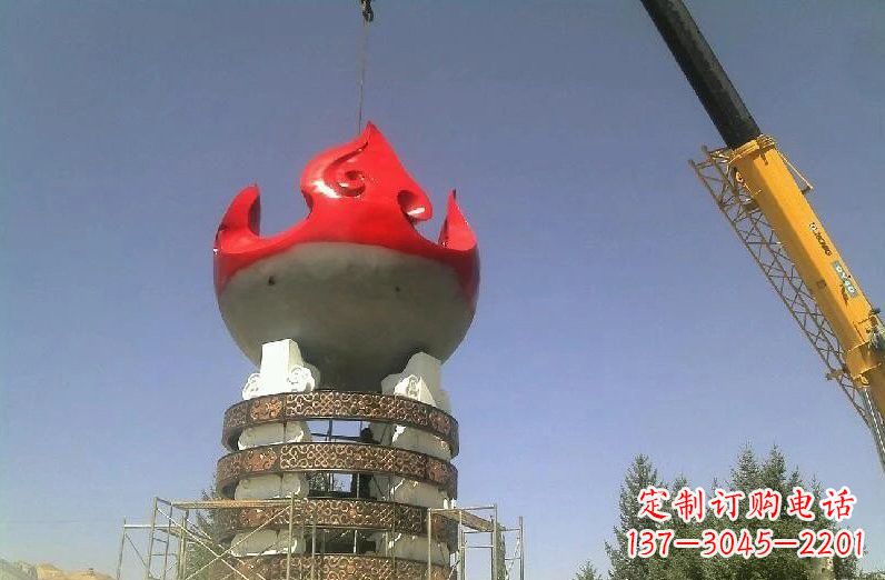 宁德不锈钢火炬雕塑象征着永恒的精神