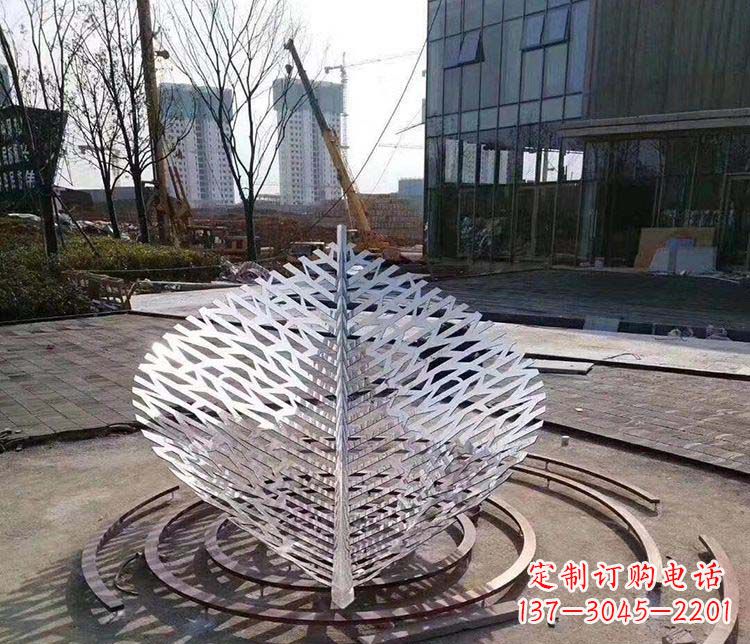 宁德不锈钢镂空树叶雕塑精美雕刻的艺术