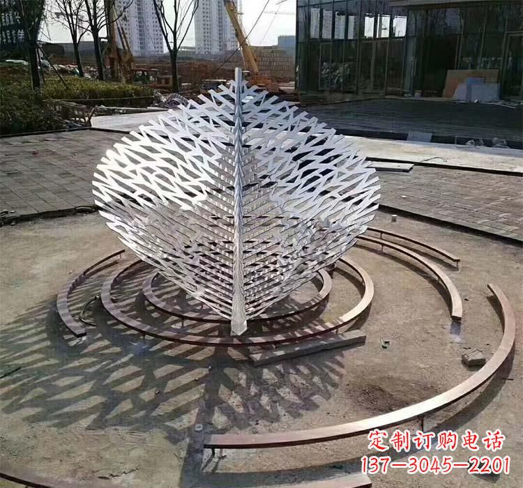 宁德不锈钢镂空树叶雕塑——给环境带来美丽