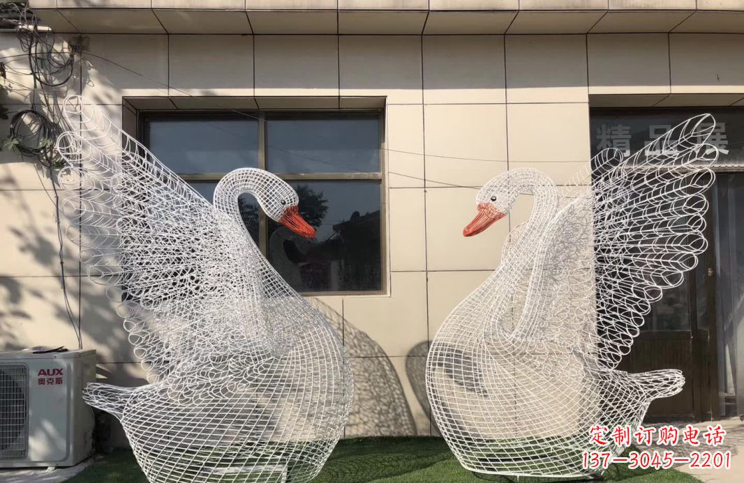 宁德不锈钢镂空天鹅雕塑象征着美丽的永恒