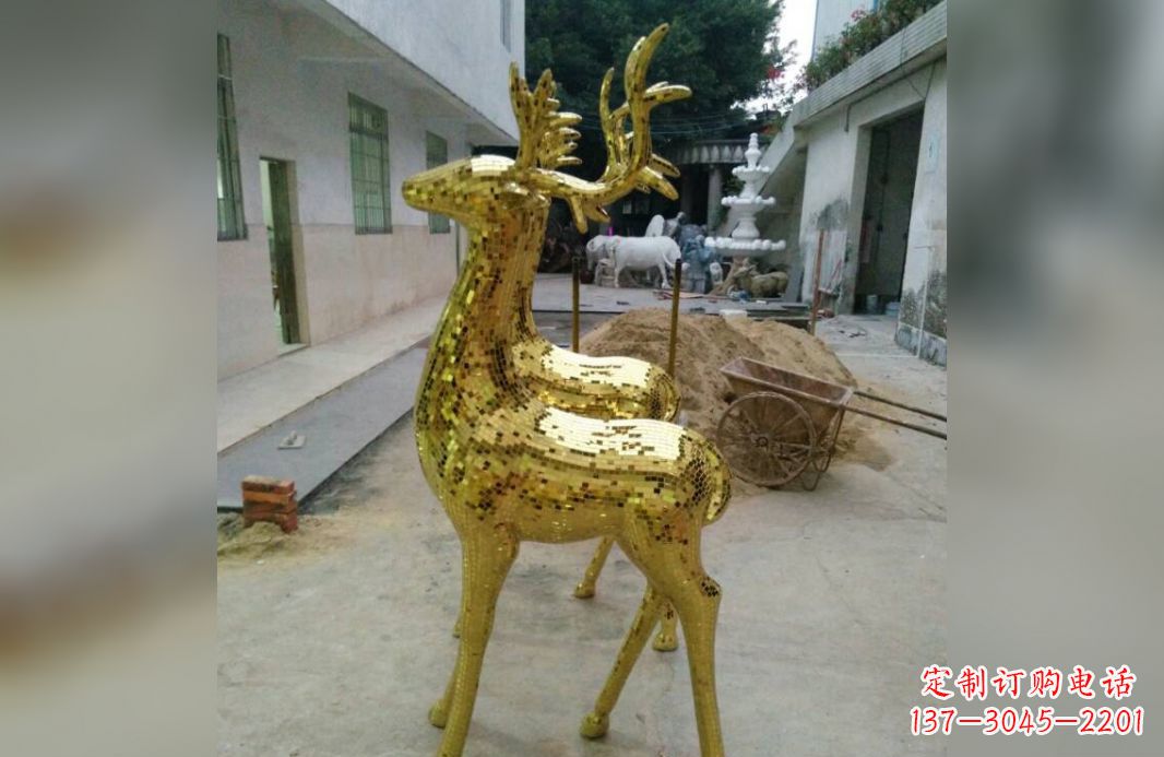宁德不锈钢鹿公园的动物雕塑
