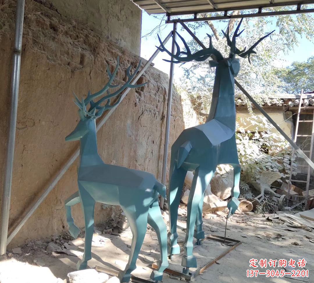 宁德不锈钢切面景观鹿雕塑——给景观增添优雅