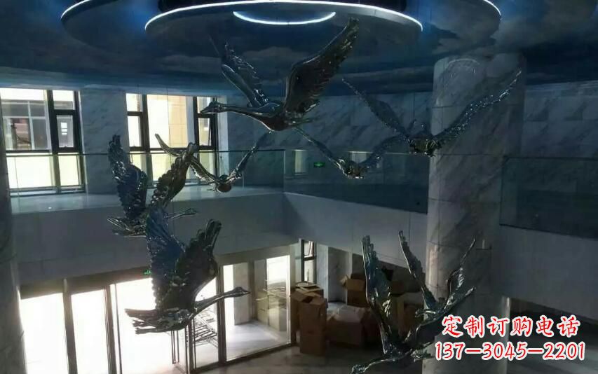 宁德不锈钢天鹅雕塑赋予室内空间灵动之美