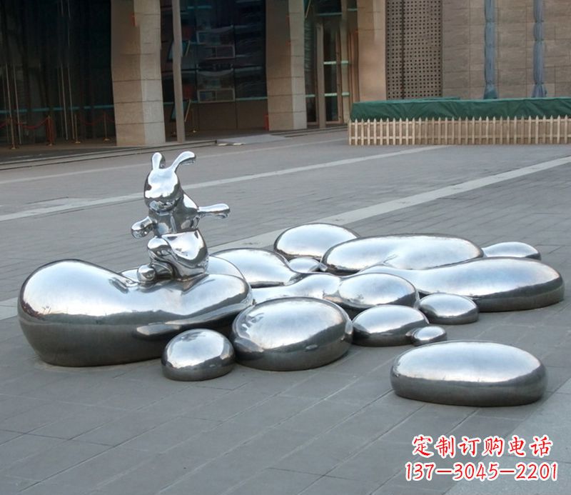 宁德不锈钢兔子雕塑饱含艺术美感的艺术品