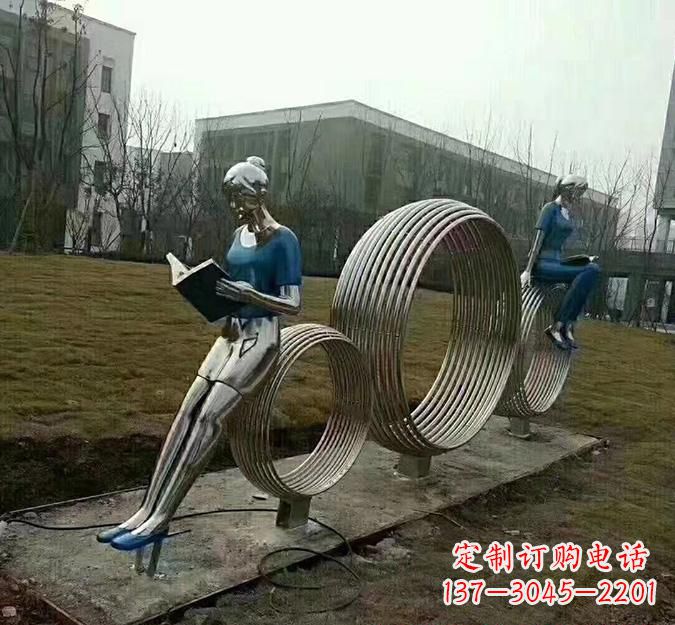 宁德圆环读书人雕塑