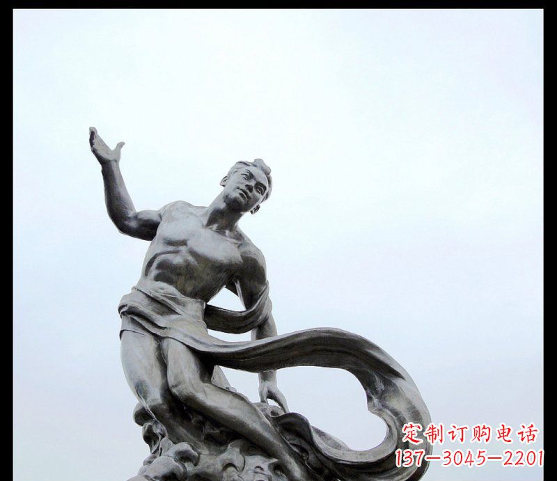 宁德浪花上的勇敢者——不锈钢站立的男人雕塑