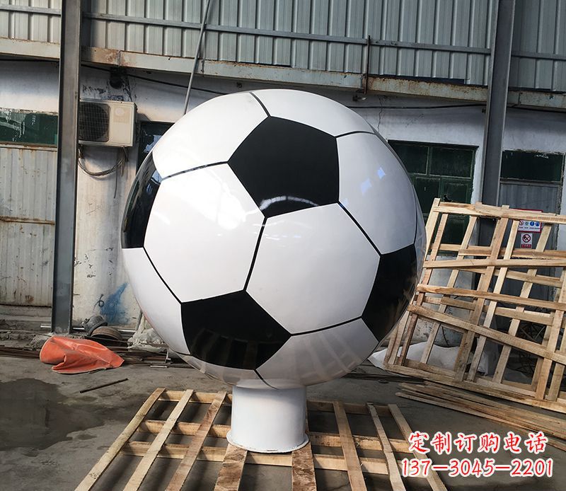 宁德激发足球热情的不锈钢足球雕塑