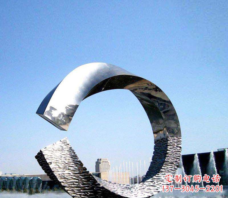 宁德抽象镜面不锈钢圆环雕塑