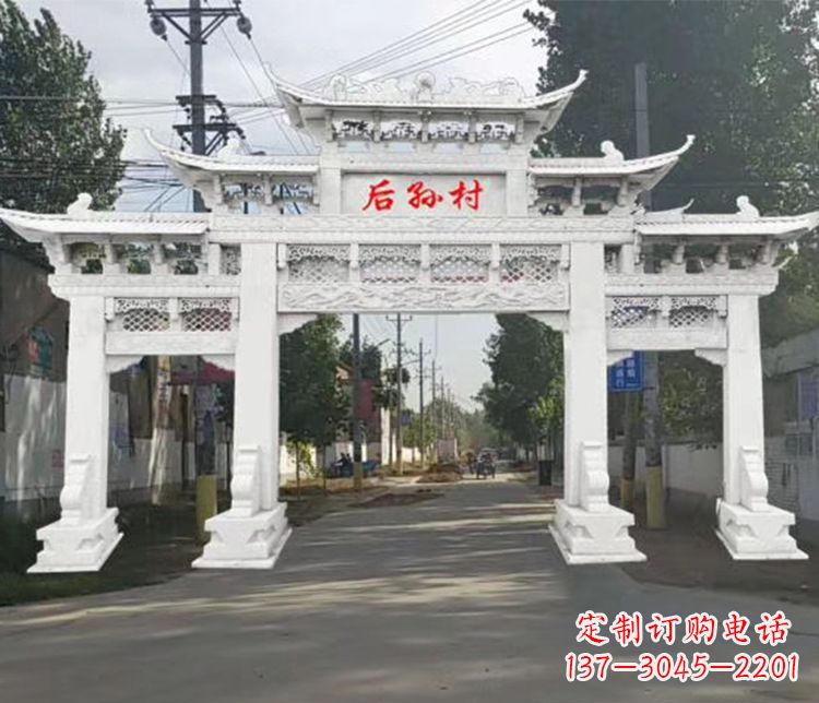 宁德精巧古朴的村庄牌坊石雕