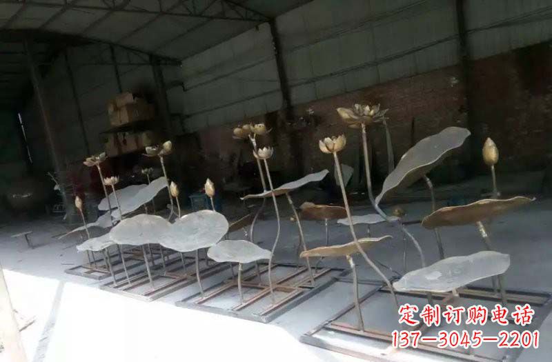 宁德精美锻铜荷花荷叶雕塑