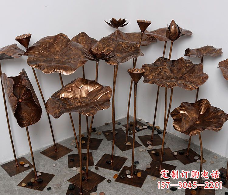 宁德锻铜荷花景观雕塑