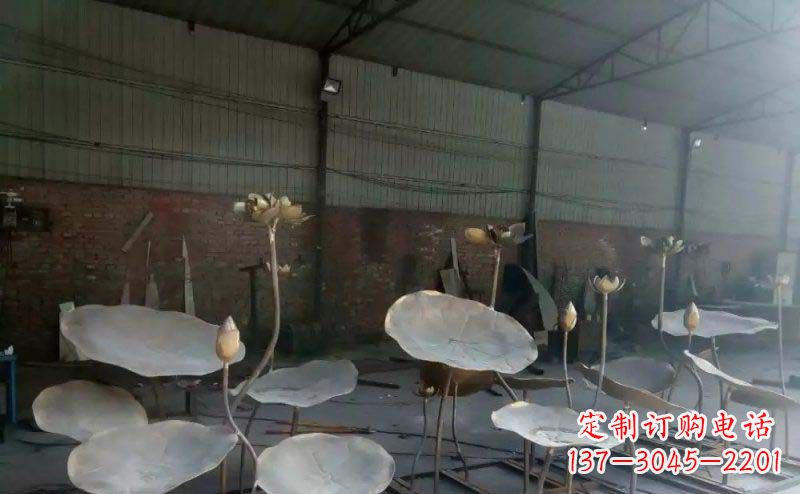 宁德锻铜荷叶荷花广场景观雕塑