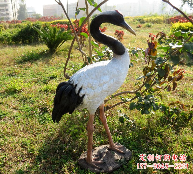 宁德飞行的仙鹤雕塑