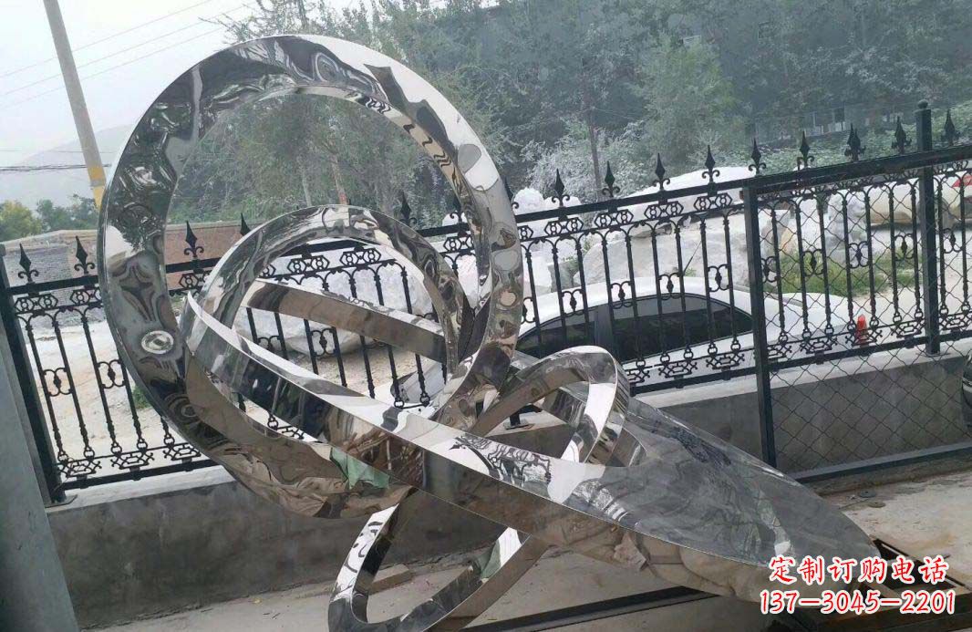 宁德宁静湖畔,圆环景观雕塑助公园璀璨