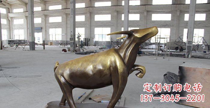 宁德公园抽象小牛动物铜雕