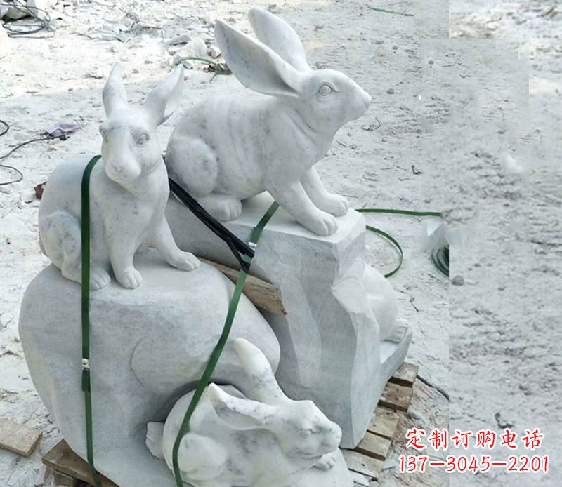 宁德活泼可爱的兔子雕塑