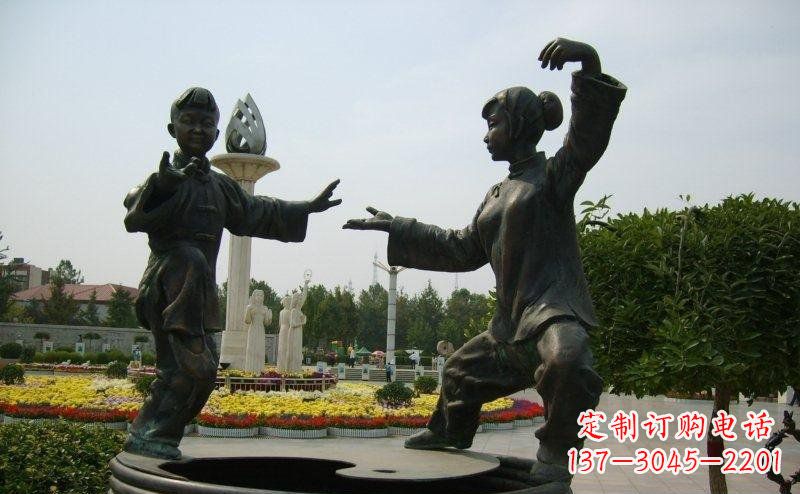 宁德公园练太极拳的人物小品铜雕