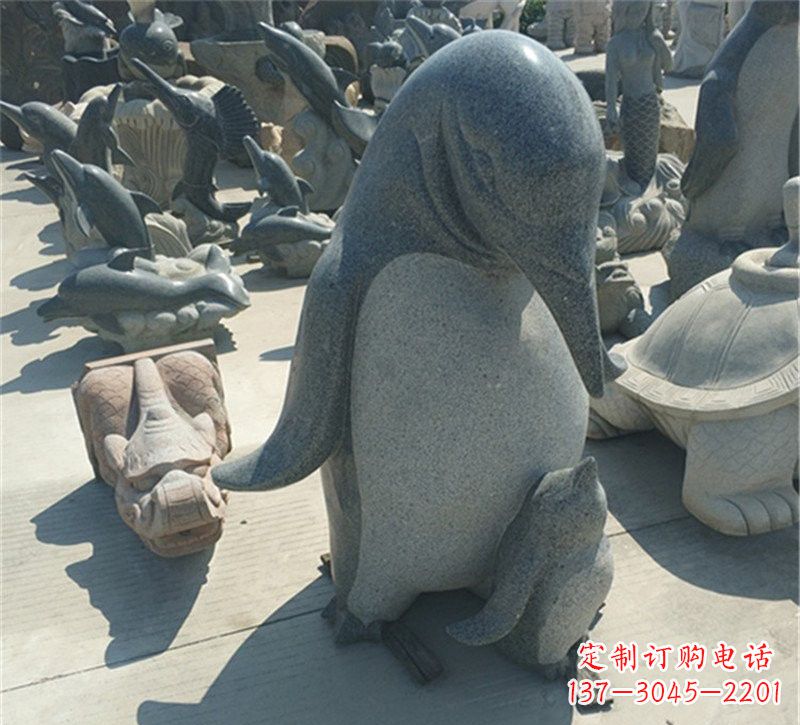 宁德公园母子企鹅石雕
