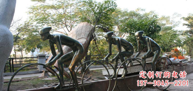 宁德公园骑自行车的人物景观铜雕
