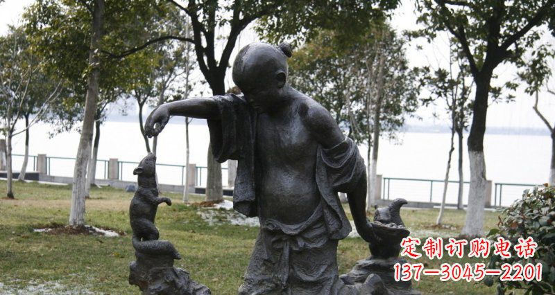 宁德铜质高端松鼠雕塑
