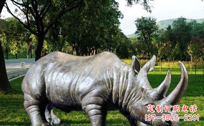 宁德新题目犀牛玻璃钢雕塑——给公园增添独特美感