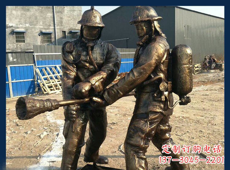 宁德以消防员为原型的铜雕塑
