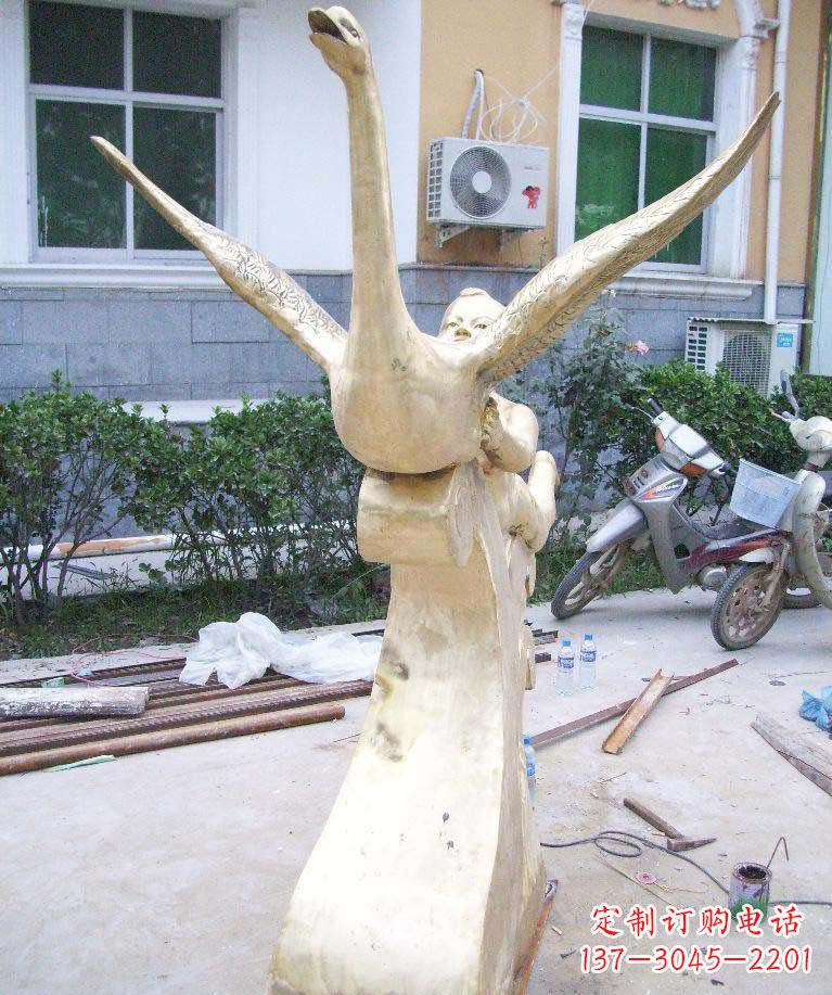 宁德孩子与天鹅·梦幻铜雕