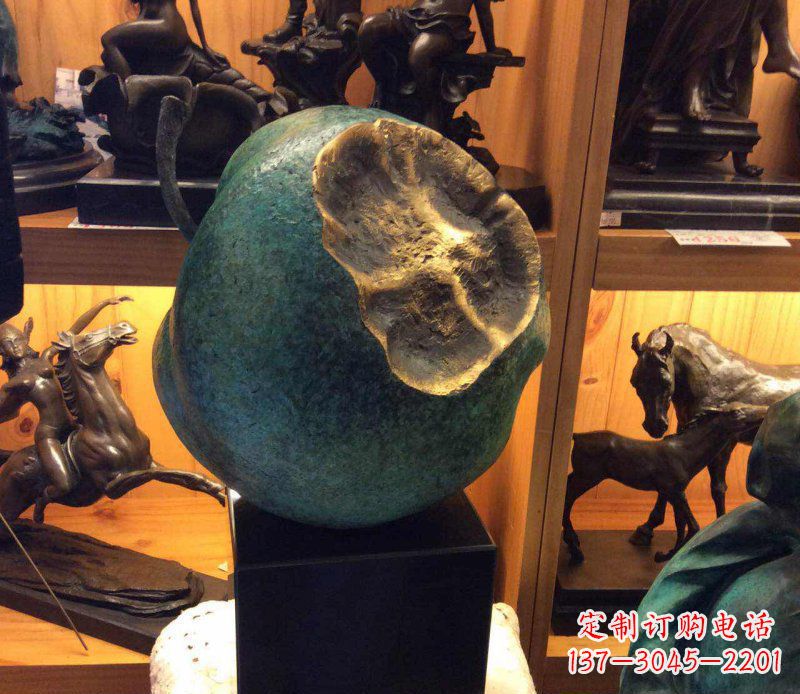 宁德铜质可爱苹果雕塑