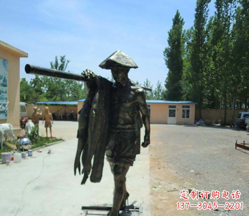 宁德传承古老文化的渔民雕塑