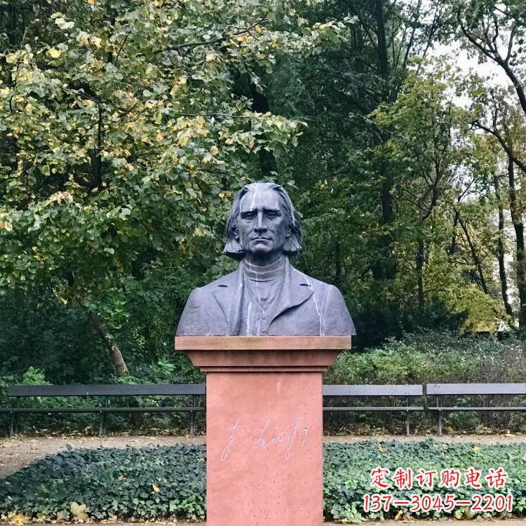 宁德钢琴音乐家肖邦的经典雕塑