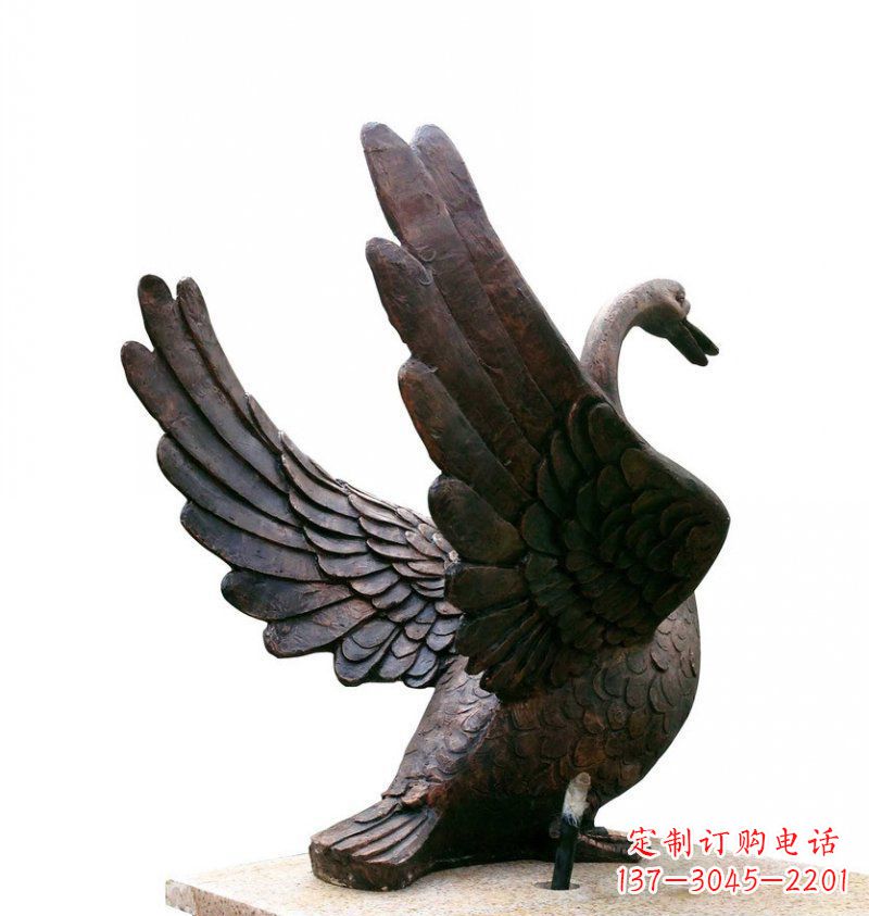 宁德欣赏翱翔的天鹅铜雕