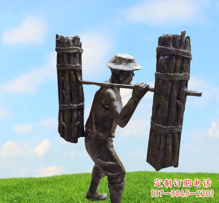 宁德古代挑柴的老人铜雕